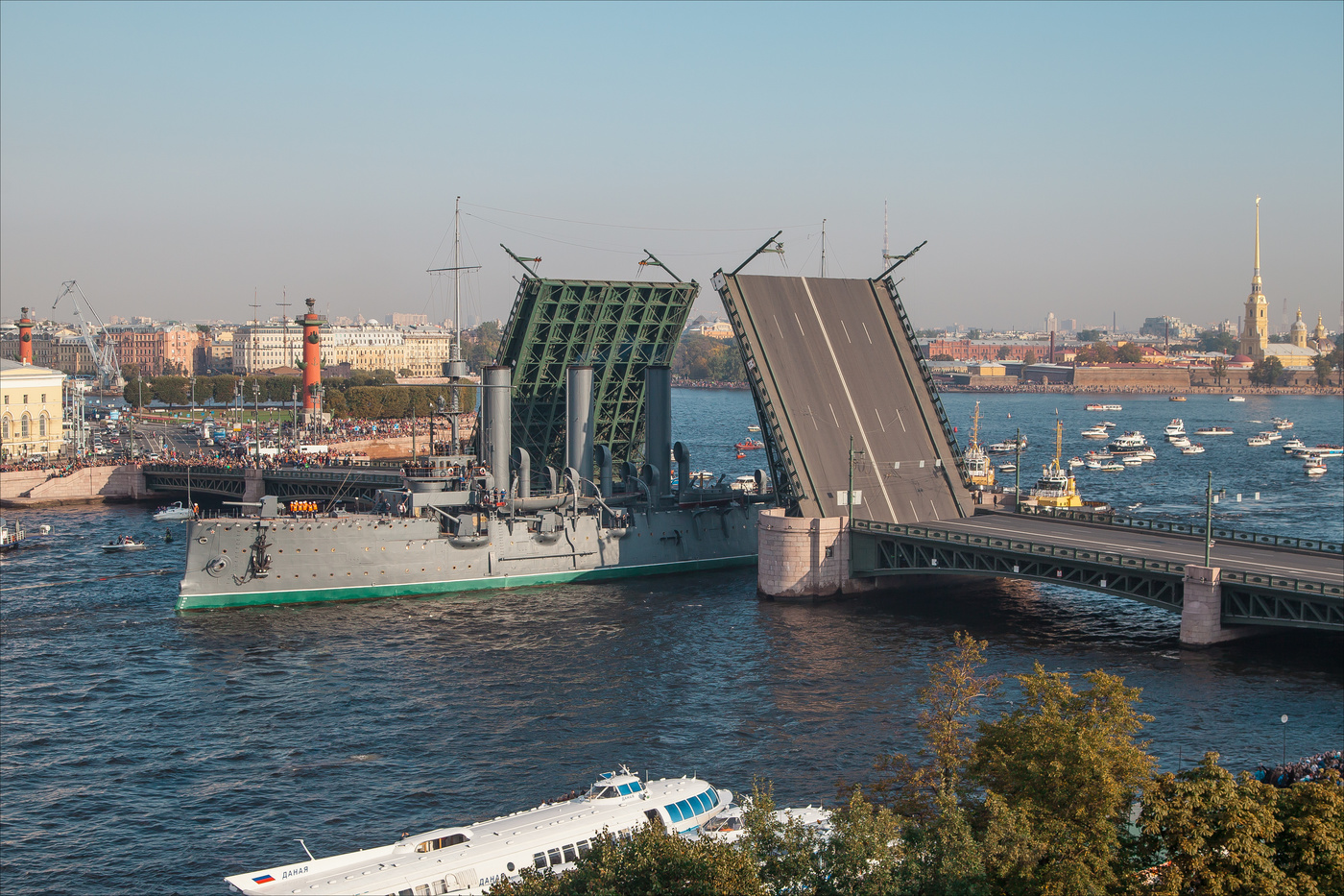 Санкт-Петербург Дворцовый мост и Аврора
