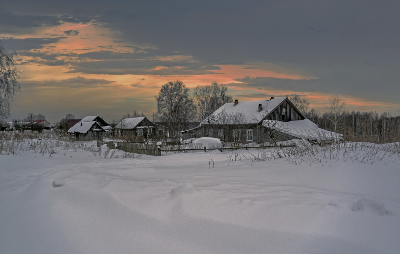 Улица в деревне зимой